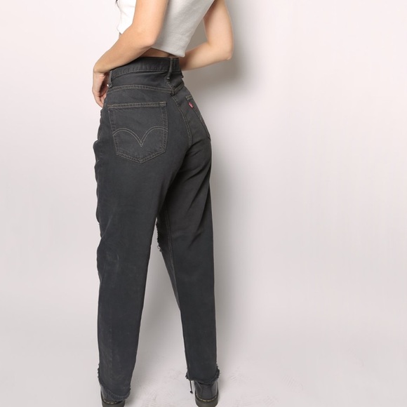 reworked Levi’s boyfriend jeans with overlapping front - Picture 3 of 10